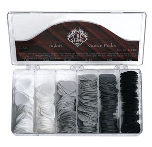 MEDIATOR NYLON STANDARD (à l'unité)